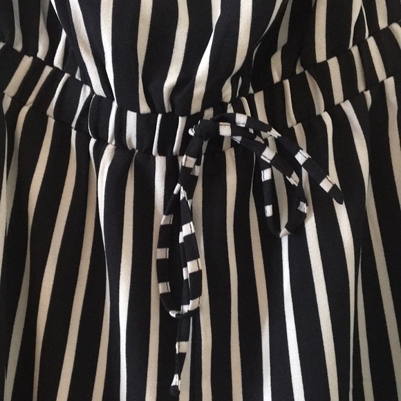 Beautiful navy blue and white pants suit romper - Picture 5 of 13